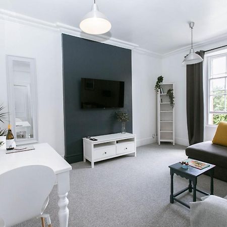 Spacious Apartment, Free Parking, Central Location Near To Uni, Hospital, Town Exeter Zewnętrze zdjęcie
