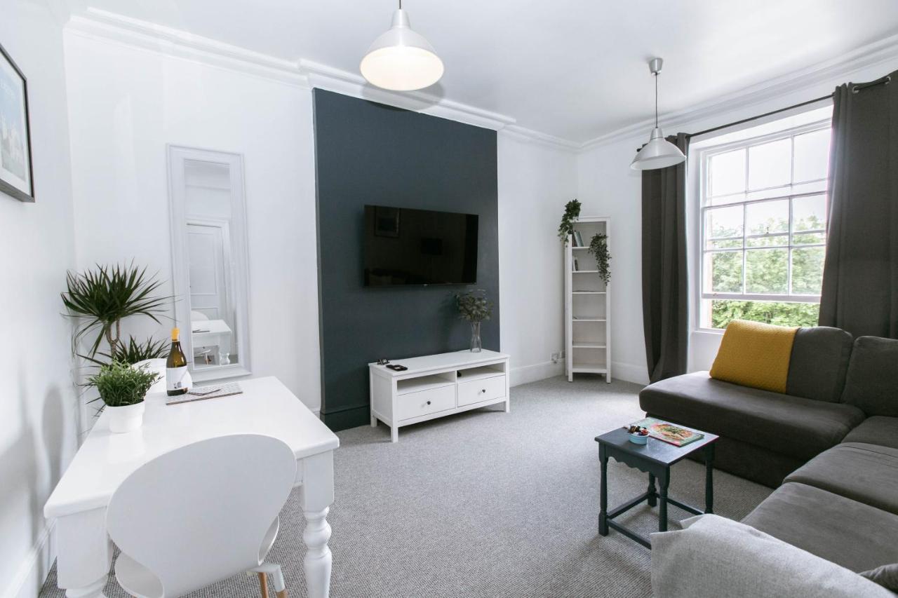 Spacious Apartment, Free Parking, Central Location Near To Uni, Hospital, Town Exeter Zewnętrze zdjęcie