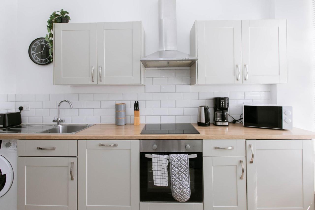 Spacious Apartment, Free Parking, Central Location Near To Uni, Hospital, Town Exeter Zewnętrze zdjęcie