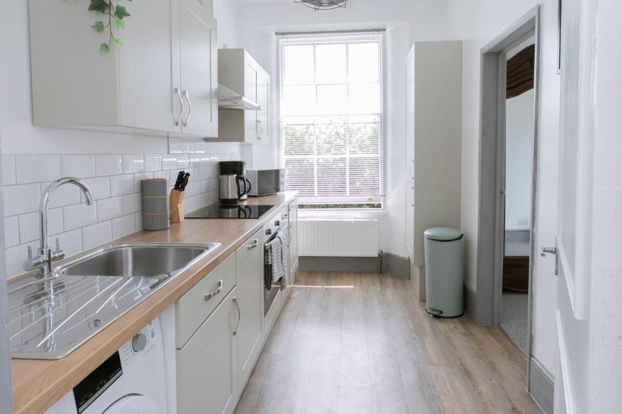 Spacious Apartment, Free Parking, Central Location Near To Uni, Hospital, Town Exeter Zewnętrze zdjęcie