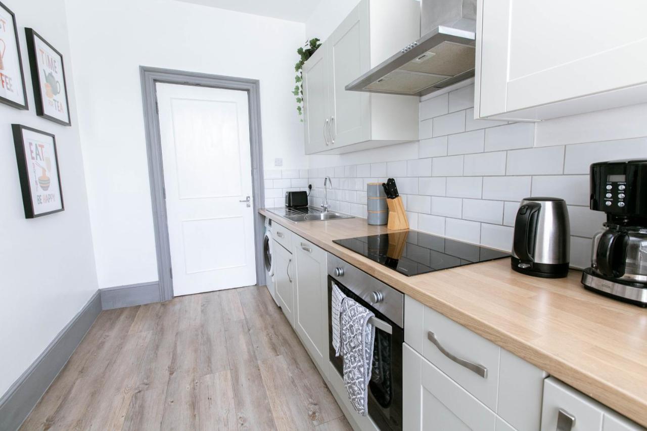 Spacious Apartment, Free Parking, Central Location Near To Uni, Hospital, Town Exeter Zewnętrze zdjęcie
