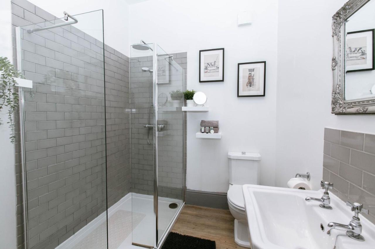 Spacious Apartment, Free Parking, Central Location Near To Uni, Hospital, Town Exeter Zewnętrze zdjęcie